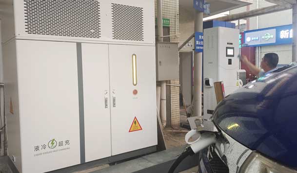 【重卡电动先锋】银河集团300-400kW重卡充电桩：亮点与应用典范(图2)