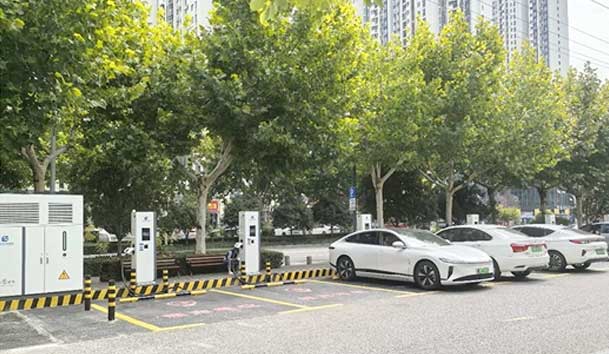宜昌首批全液冷超充站投入运营，银河集团助力高质量充电基础设施建设(图1)